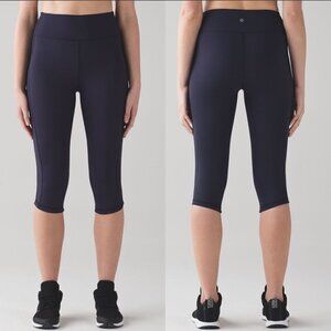 Lululemon Squad Goals Crop 17" leggings Size 6 Midnight Navy Blue Athleisure